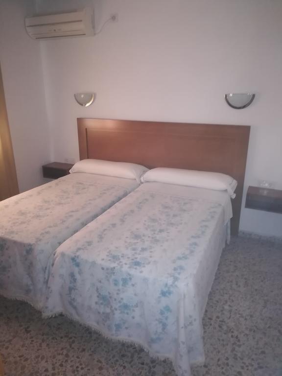 Hostal Paco Pepe Conil De La Frontera Exterior photo